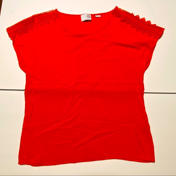 Vero Moda Pink Short Sleeve Blouse with crochet details on shoulder - Picture 1 of 4